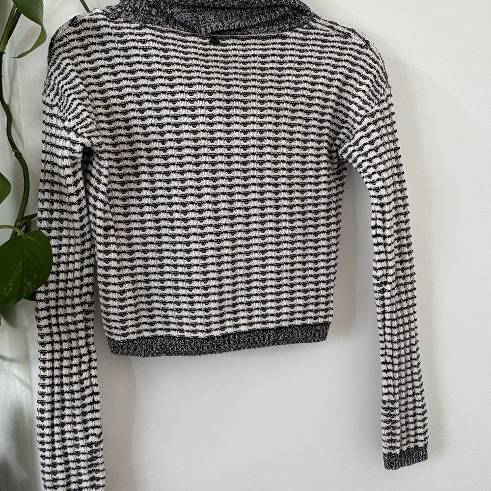 Guess Black and White Cowl Neck Sweater SZ: US M - Picture 6 of 7